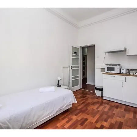 Houze Spacious 9 Bedroom Flat In Central Lisbon Lisbon